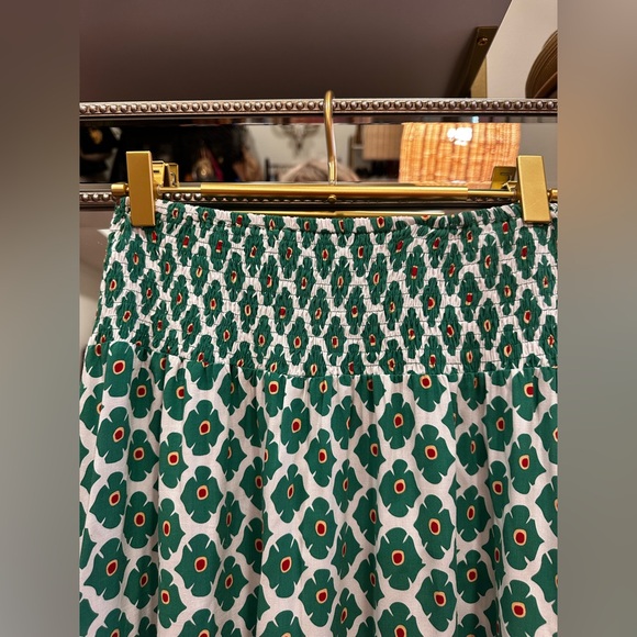 Elegant Green Maxi Skirt - Picture 3 of 10